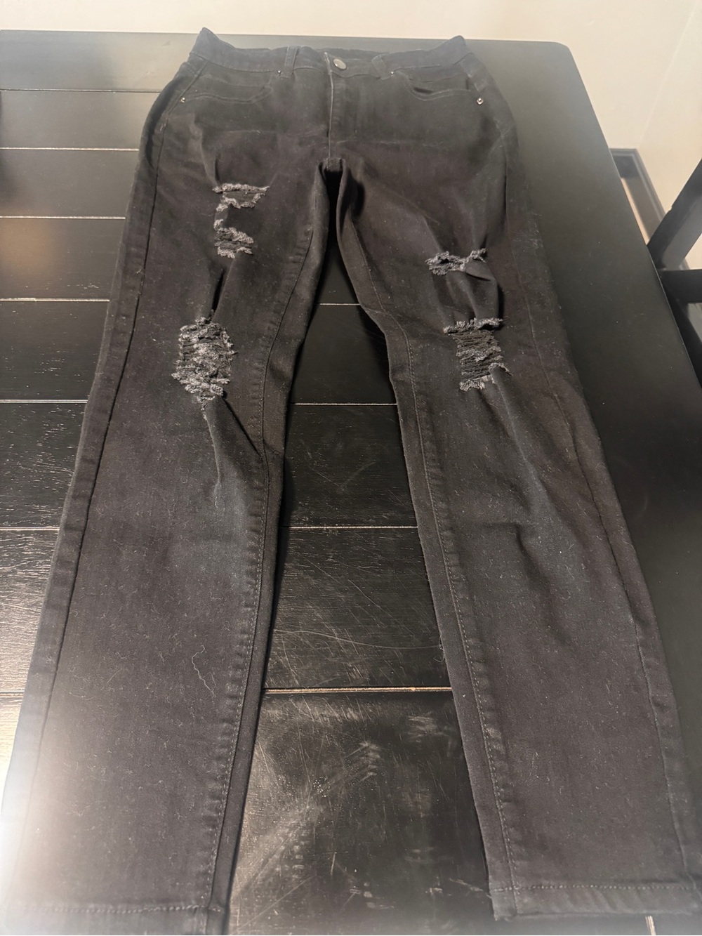 Women’s Black Straight Leg Stretchy Distressed Pants size medium